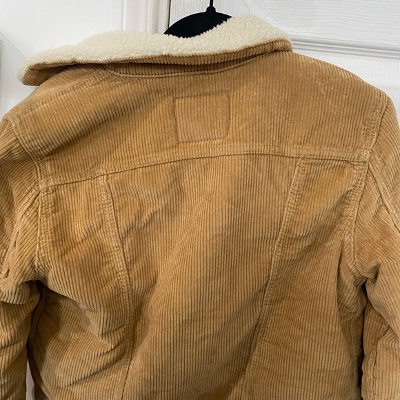 Levis Sherpa Jacket (new with tags!!) - Picture 3 of 3